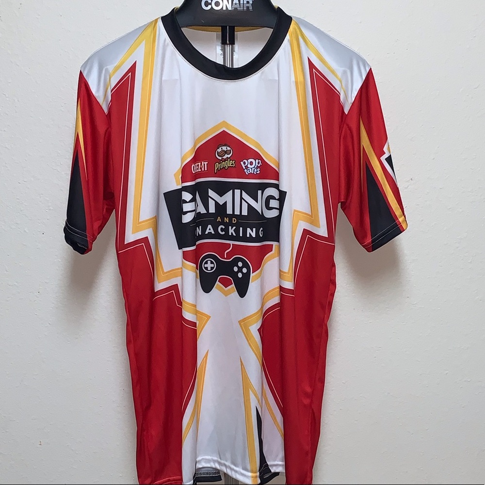 Gaming and Snacking Cheez-it, Pringles, Pop-Tarts Large Short Sleeve T-Shirt